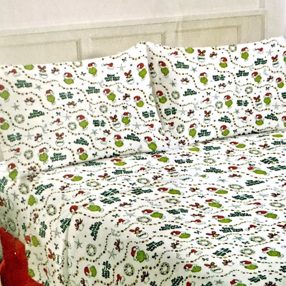 Dr. Seuss Grinch Bed Sheets Grinchmas Christmas Holiday Flannel Queen Sheet Set - Picture 2 of 10